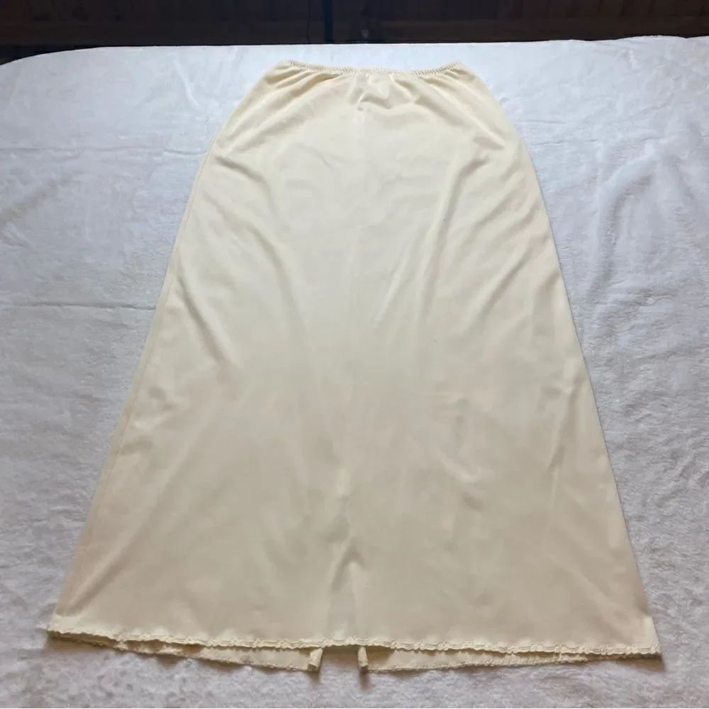Olga First Lady Of Under Fashions Vintage Beige Maxi Slip Size Medium